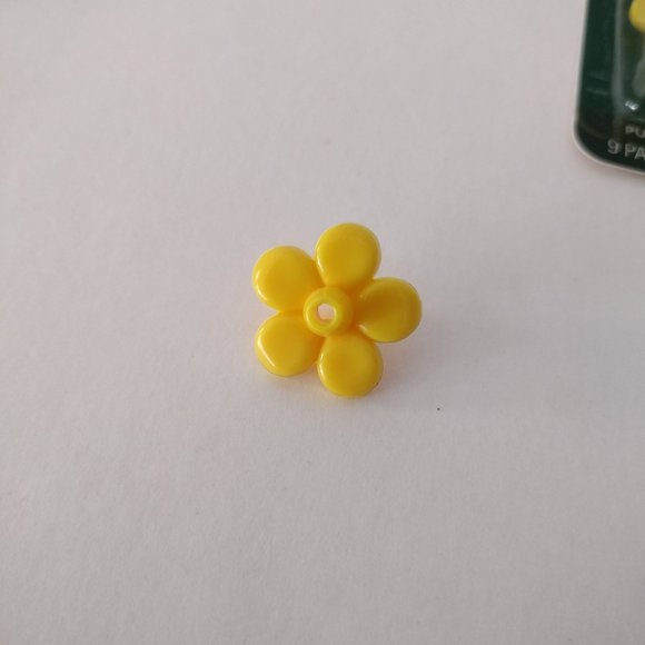 Perky Pet 2 Packs of 9 Count Yellow Replacement Flowers for Feeders - Picture 3 of 7